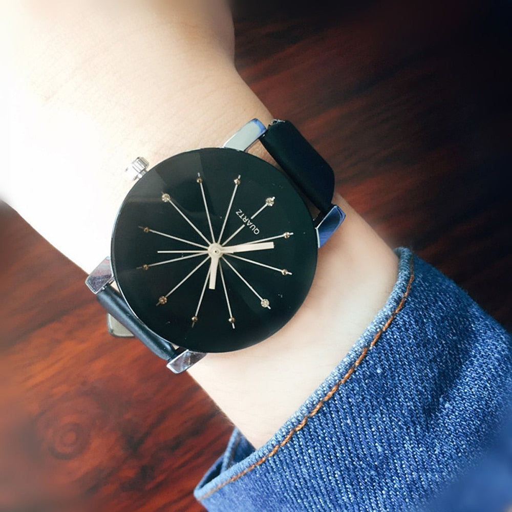 Analog Boy's Watch With Black Leather Strap And Star Dial