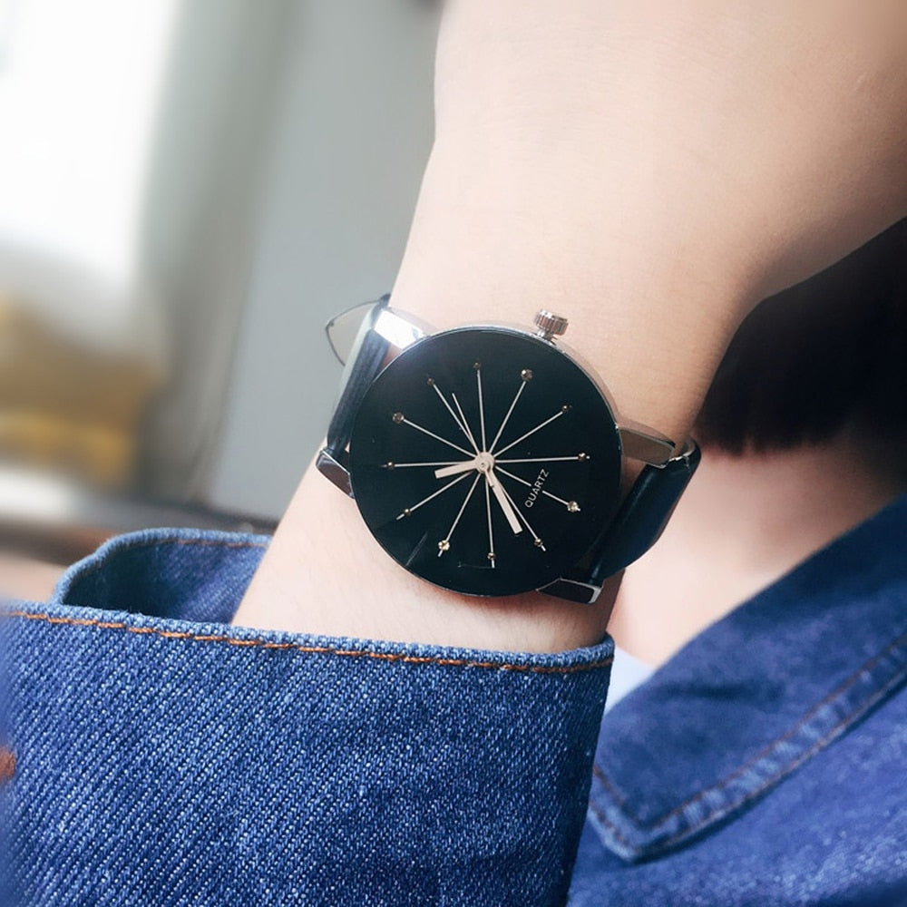 Analog Boy's Watch With Black Leather Strap And Star Dial